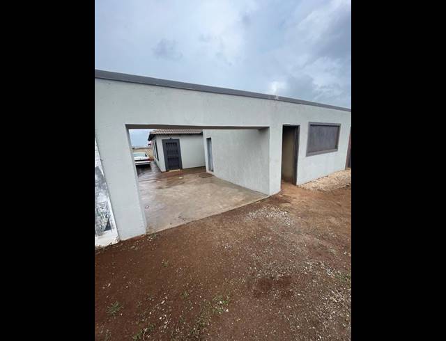 3 BEDROOM PROPERTY TO RENT IN LUFHERENG